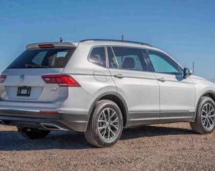 Серый Фольксваген Тигуан, объемом двигателя 2 л и пробегом 87 тыс. км за 10900 $, фото 2 на Automoto.ua