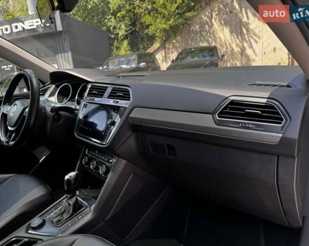 Сірий Фольксваген Тігуан, об'ємом двигуна 2 л та пробігом 167 тис. км за 19500 $, фото 11 на Automoto.ua