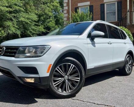 Серый Фольксваген Тигуан, объемом двигателя 2 л и пробегом 32 тыс. км за 9000 $, фото 2 на Automoto.ua