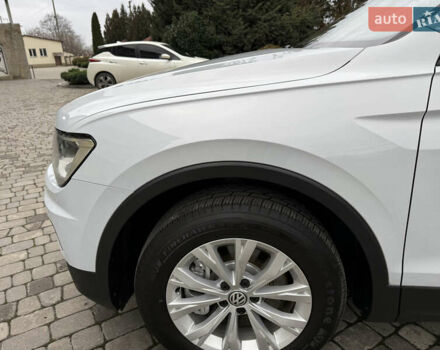 Серый Фольксваген Тигуан, объемом двигателя 1.98 л и пробегом 90 тыс. км за 15800 $, фото 12 на Automoto.ua
