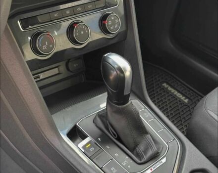 Серый Фольксваген Тигуан, объемом двигателя 2 л и пробегом 129 тыс. км за 17450 $, фото 8 на Automoto.ua