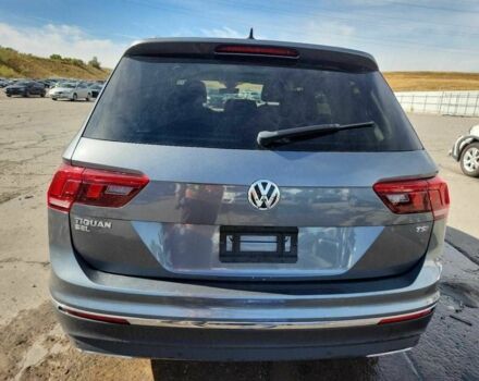 Сірий Фольксваген Тігуан, об'ємом двигуна 2 л та пробігом 64 тис. км за 7000 $, фото 5 на Automoto.ua