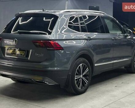 Серый Фольксваген Тигуан, объемом двигателя 1.97 л и пробегом 275 тыс. км за 26400 $, фото 5 на Automoto.ua