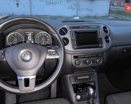 Серый Фольксваген Тигуан, объемом двигателя 1.98 л и пробегом 96 тыс. км за 12500 $, фото 13 на Automoto.ua