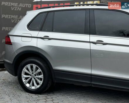 Серый Фольксваген Тигуан, объемом двигателя 2 л и пробегом 248 тыс. км за 21500 $, фото 9 на Automoto.ua