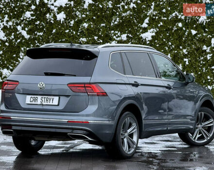 Серый Фольксваген Тигуан, объемом двигателя 2 л и пробегом 241 тыс. км за 26999 $, фото 3 на Automoto.ua