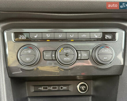 Серый Фольксваген Тигуан, объемом двигателя 2 л и пробегом 241 тыс. км за 26999 $, фото 88 на Automoto.ua