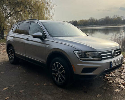 Сірий Фольксваген Тігуан, об'ємом двигуна 1.98 л та пробігом 113 тис. км за 19000 $, фото 2 на Automoto.ua