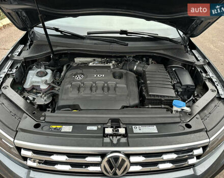 Серый Фольксваген Тигуан, объемом двигателя 1.97 л и пробегом 230 тыс. км за 27100 $, фото 39 на Automoto.ua
