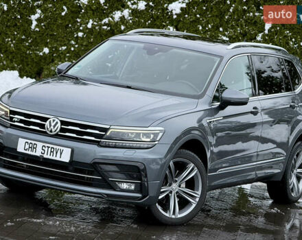 Серый Фольксваген Тигуан, объемом двигателя 2 л и пробегом 241 тыс. км за 26999 $, фото 5 на Automoto.ua