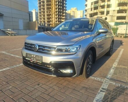 Серый Фольксваген Тигуан, объемом двигателя 2 л и пробегом 111 тыс. км за 18650 $, фото 5 на Automoto.ua