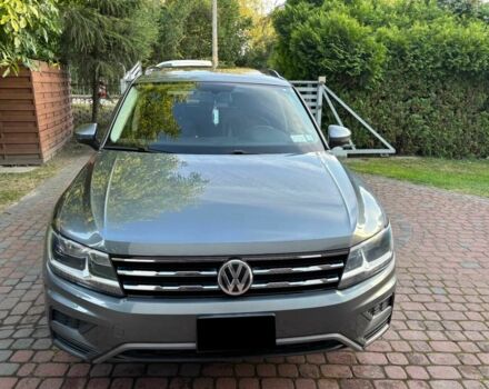 Серый Фольксваген Тигуан, объемом двигателя 2 л и пробегом 96 тыс. км за 10000 $, фото 6 на Automoto.ua