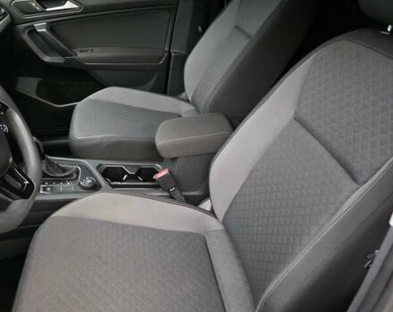 Серый Фольксваген Тигуан, объемом двигателя 2 л и пробегом 186 тыс. км за 14849 $, фото 35 на Automoto.ua