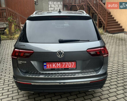 Серый Фольксваген Тигуан, объемом двигателя 2 л и пробегом 135 тыс. км за 18900 $, фото 9 на Automoto.ua