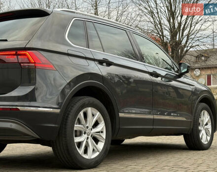 Серый Фольксваген Тигуан, объемом двигателя 2 л и пробегом 143 тыс. км за 29500 $, фото 14 на Automoto.ua