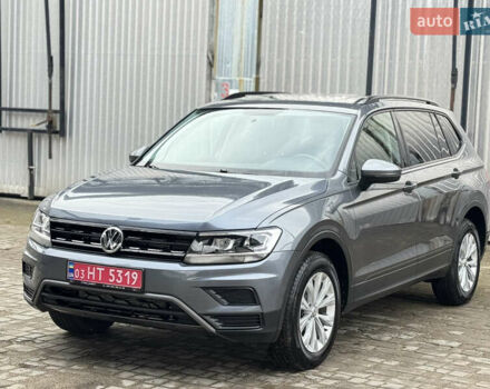 Серый Фольксваген Тигуан, объемом двигателя 2 л и пробегом 190 тыс. км за 15950 $, фото 3 на Automoto.ua