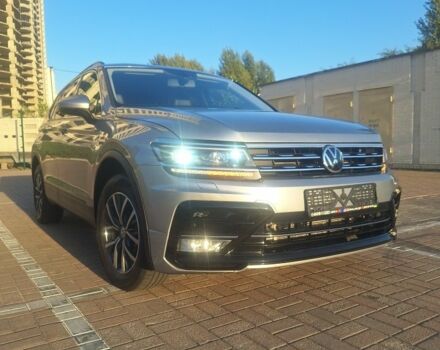 Серый Фольксваген Тигуан, объемом двигателя 2 л и пробегом 111 тыс. км за 18650 $, фото 2 на Automoto.ua