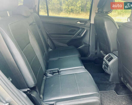 Сірий Фольксваген Тігуан, об'ємом двигуна 1.98 л та пробігом 103 тис. км за 20000 $, фото 5 на Automoto.ua