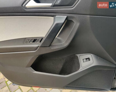 Серый Фольксваген Тигуан, объемом двигателя 2 л и пробегом 298 тыс. км за 17500 $, фото 7 на Automoto.ua