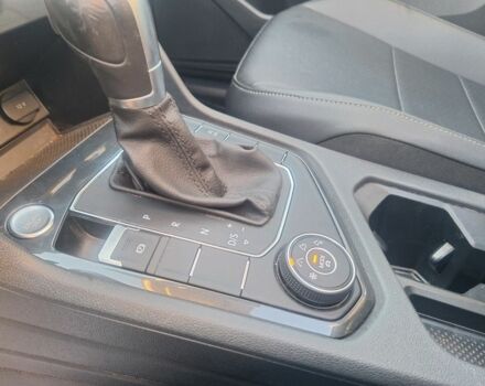 Серый Фольксваген Тигуан, объемом двигателя 2 л и пробегом 111 тыс. км за 18650 $, фото 18 на Automoto.ua