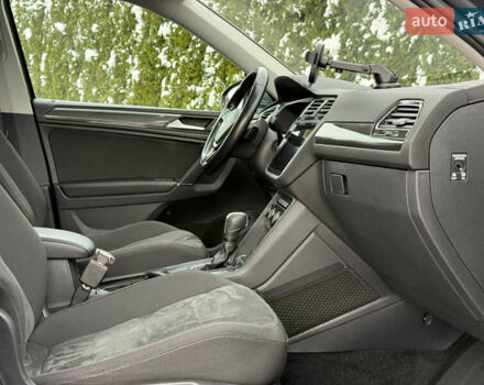 Серый Фольксваген Тигуан, объемом двигателя 2 л и пробегом 241 тыс. км за 26999 $, фото 53 на Automoto.ua