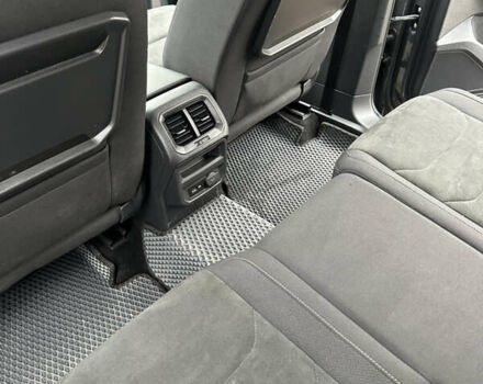 Сірий Фольксваген Тігуан, об'ємом двигуна 1.98 л та пробігом 181 тис. км за 27800 $, фото 5 на Automoto.ua