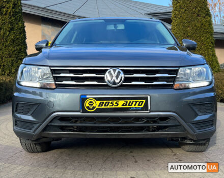 Сірий Фольксваген Тігуан, об'ємом двигуна 2 л та пробігом 136 тис. км за 19300 $, фото 1 на Automoto.ua