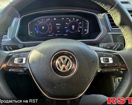 Сірий Фольксваген Тігуан, об'ємом двигуна 2 л та пробігом 147 тис. км за 21950 $, фото 1 на Automoto.ua