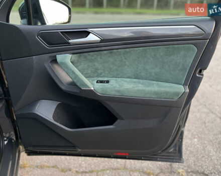 Сірий Фольксваген Тігуан, об'ємом двигуна 1.98 л та пробігом 123 тис. км за 29700 $, фото 32 на Automoto.ua