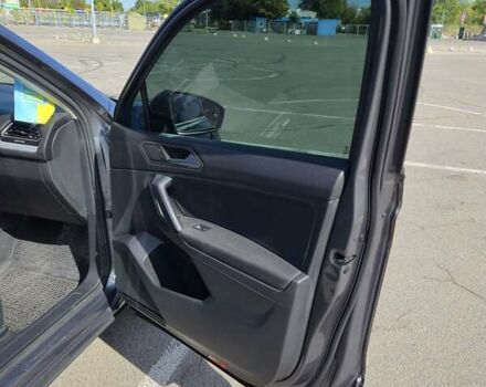 Серый Фольксваген Тигуан, объемом двигателя 1.98 л и пробегом 92 тыс. км за 17500 $, фото 15 на Automoto.ua