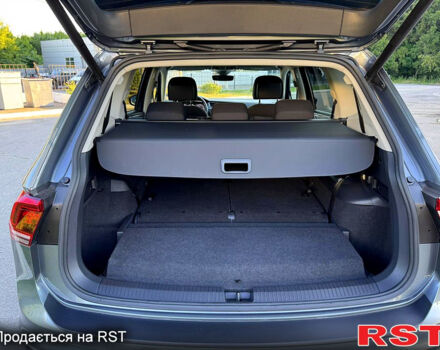 Серый Фольксваген Тигуан, объемом двигателя 2 л и пробегом 237 тыс. км за 28950 $, фото 9 на Automoto.ua