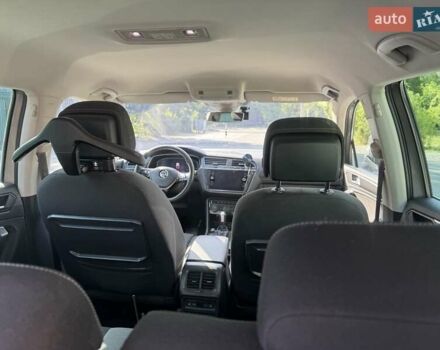 Серый Фольксваген Тигуан, объемом двигателя 1.97 л и пробегом 111 тыс. км за 32000 $, фото 30 на Automoto.ua