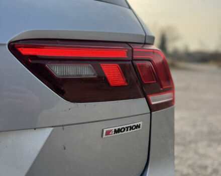 Серый Фольксваген Тигуан, объемом двигателя 1.98 л и пробегом 110 тыс. км за 17900 $, фото 43 на Automoto.ua