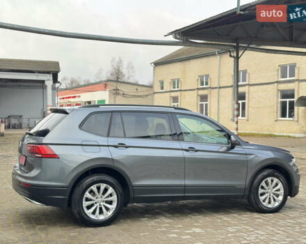 Серый Фольксваген Тигуан, объемом двигателя 2 л и пробегом 190 тыс. км за 15950 $, фото 15 на Automoto.ua