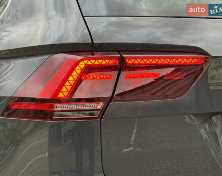 Серый Фольксваген Тигуан, объемом двигателя 2 л и пробегом 143 тыс. км за 29500 $, фото 11 на Automoto.ua