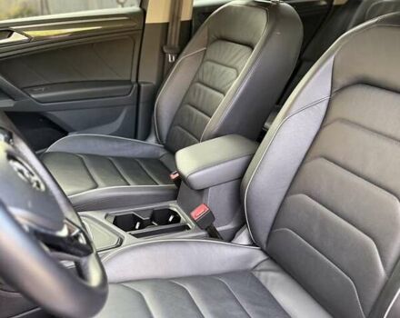 Серый Фольксваген Тигуан, объемом двигателя 1.97 л и пробегом 76 тыс. км за 28000 $, фото 10 на Automoto.ua