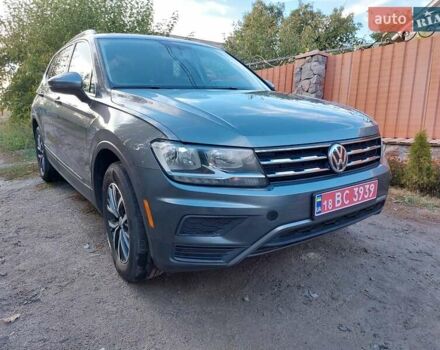 Сірий Фольксваген Тігуан, об'ємом двигуна 0 л та пробігом 251 тис. км за 17000 $, фото 8 на Automoto.ua