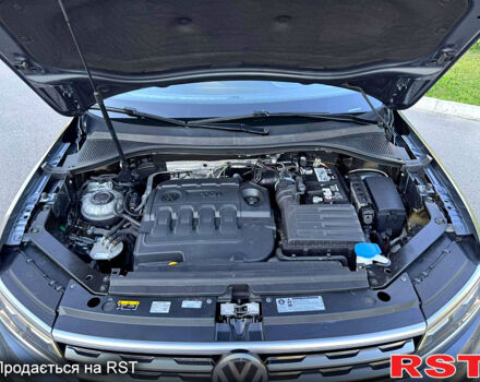 Серый Фольксваген Тигуан, объемом двигателя 2 л и пробегом 237 тыс. км за 28950 $, фото 11 на Automoto.ua