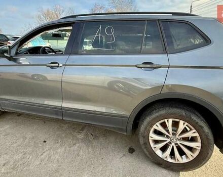 Серый Фольксваген Тигуан, объемом двигателя 2 л и пробегом 91 тыс. км за 11300 $, фото 12 на Automoto.ua