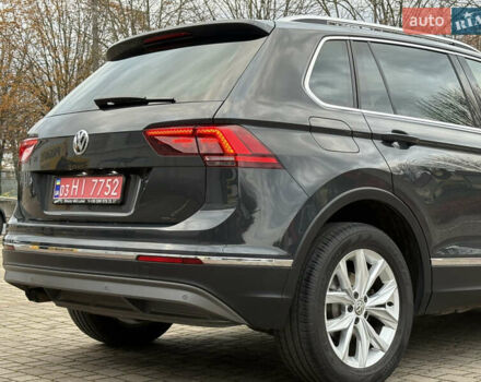Серый Фольксваген Тигуан, объемом двигателя 2 л и пробегом 143 тыс. км за 29500 $, фото 10 на Automoto.ua