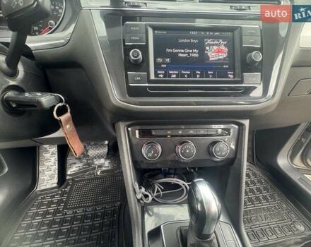 Сірий Фольксваген Тігуан, об'ємом двигуна 1.98 л та пробігом 171 тис. км за 20500 $, фото 11 на Automoto.ua