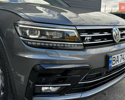 Серый Фольксваген Тигуан, объемом двигателя 1.98 л и пробегом 76 тыс. км за 32000 $, фото 3 на Automoto.ua