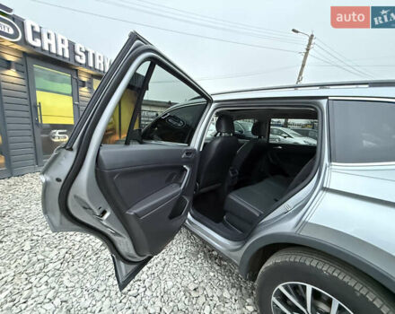 Сірий Фольксваген Тігуан, об'ємом двигуна 2 л та пробігом 62 тис. км за 21500 $, фото 45 на Automoto.ua