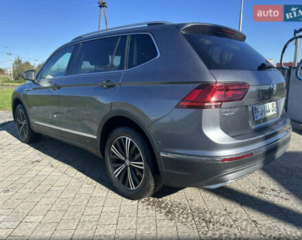 Серый Фольксваген Тигуан, объемом двигателя 2 л и пробегом 212 тыс. км за 26500 $, фото 2 на Automoto.ua