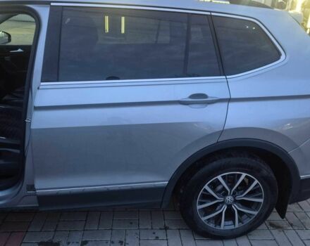 Серый Фольксваген Тигуан, объемом двигателя 2 л и пробегом 73 тыс. км за 21000 $, фото 7 на Automoto.ua