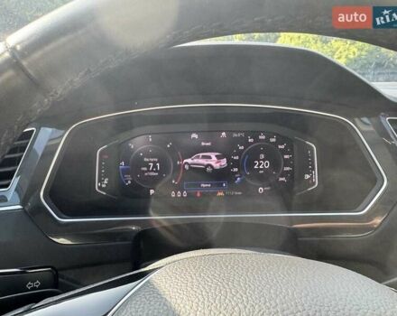 Серый Фольксваген Тигуан, объемом двигателя 1.97 л и пробегом 111 тыс. км за 32000 $, фото 9 на Automoto.ua