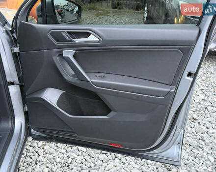 Сірий Фольксваген Тігуан, об'ємом двигуна 2 л та пробігом 62 тис. км за 21500 $, фото 31 на Automoto.ua