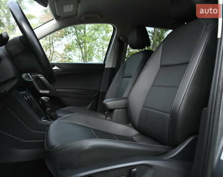 Серый Фольксваген Тигуан, объемом двигателя 1.98 л и пробегом 63 тыс. км за 19250 $, фото 17 на Automoto.ua