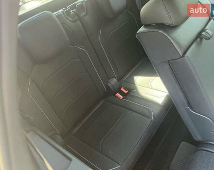 Сірий Фольксваген Тігуан, об'ємом двигуна 1.98 л та пробігом 110 тис. км за 23200 $, фото 25 на Automoto.ua