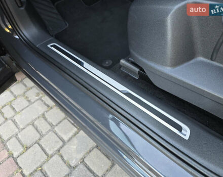 Серый Фольксваген Тигуан, объемом двигателя 2 л и пробегом 143 тыс. км за 29500 $, фото 62 на Automoto.ua